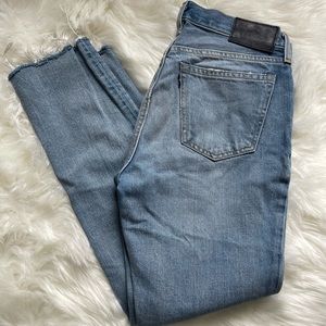 Levi’s High-Rise Light Wash Denim Jeans Size 28